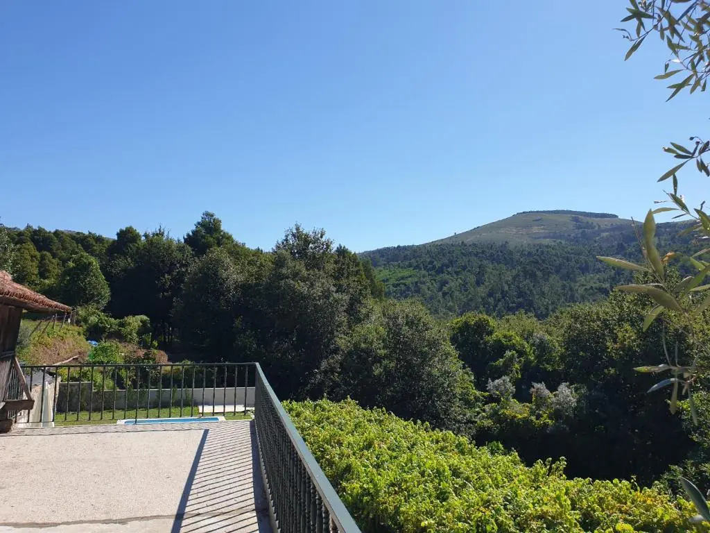 Varanda com vista para a paisagem de Labruja